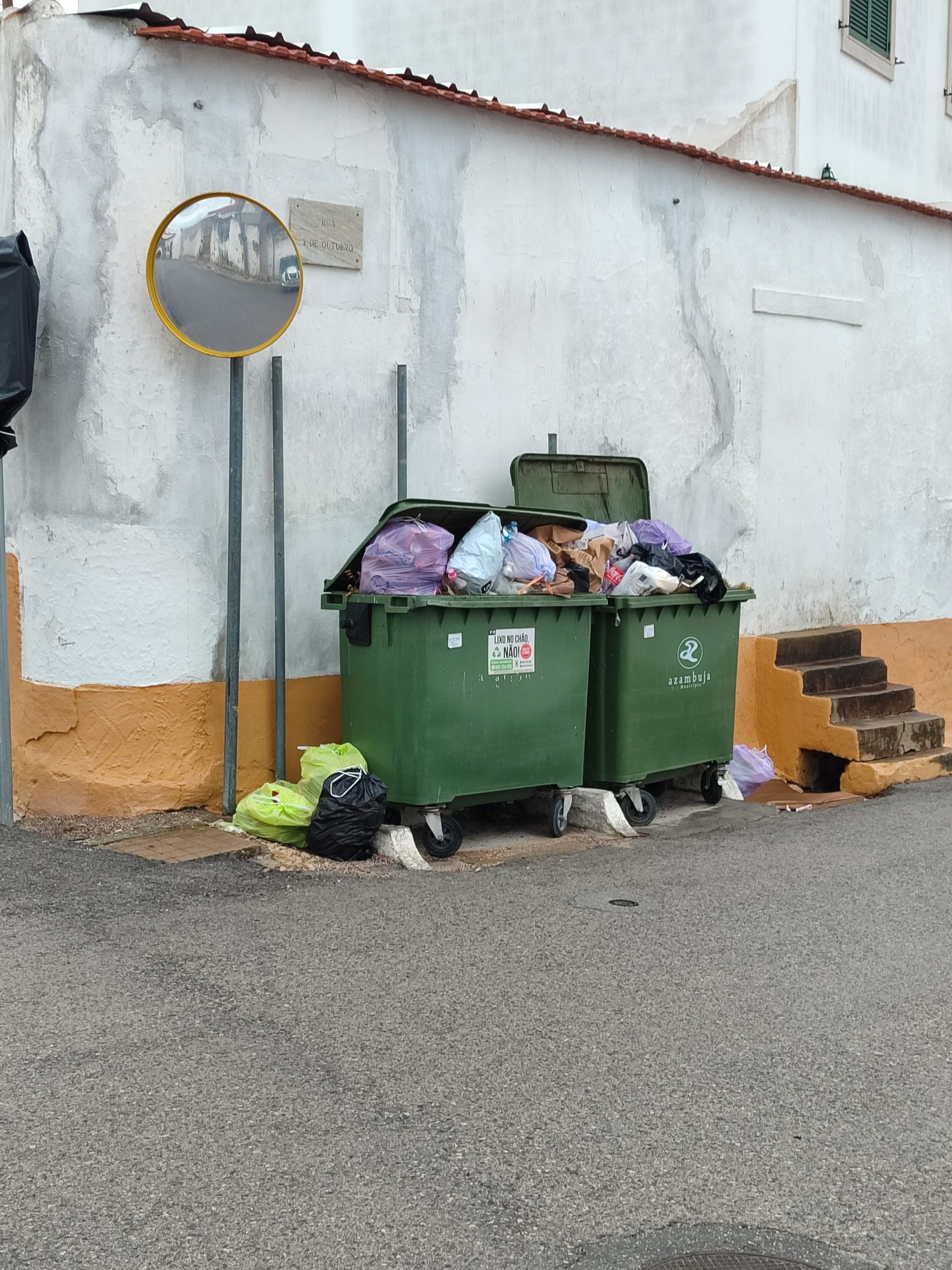 Recolha de lixo a falhar no concelho de Azambuja